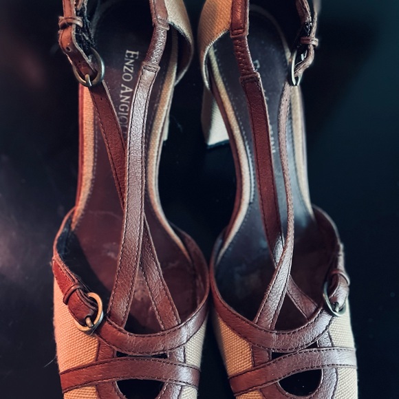 Enzo Angiolini Unique Classic Vintage Canvas and Leather Open Pumps - Picture 3 of 4